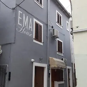  아파트 Ema